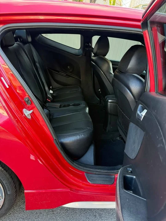 2016 Hyundai Veloster - Image 9 of 18