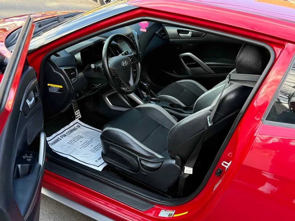 2016 Hyundai Veloster - Image 11 of 15