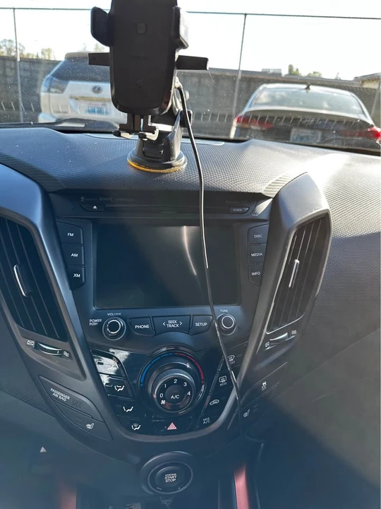 2016 Hyundai Veloster - Image 4 of 19