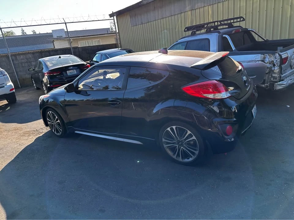 2016 Hyundai Veloster - Image 17 of 19