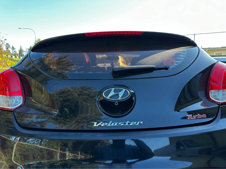 2016 Hyundai Veloster - Image 14 of 19