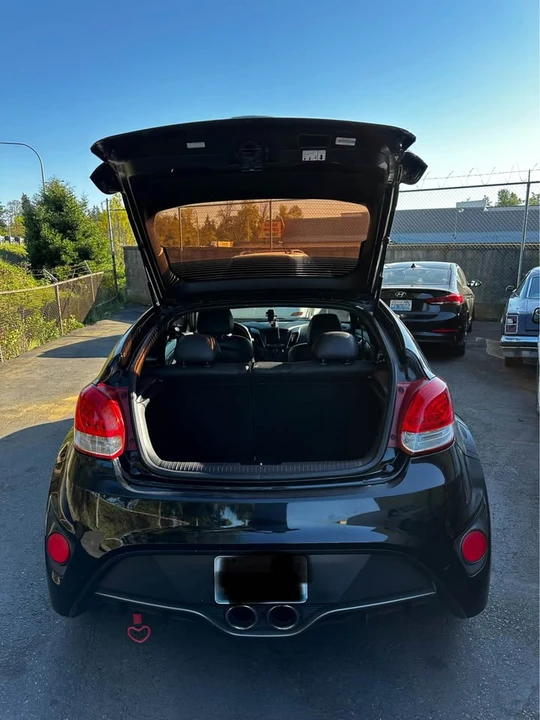 2016 Hyundai Veloster - Image 16 of 19
