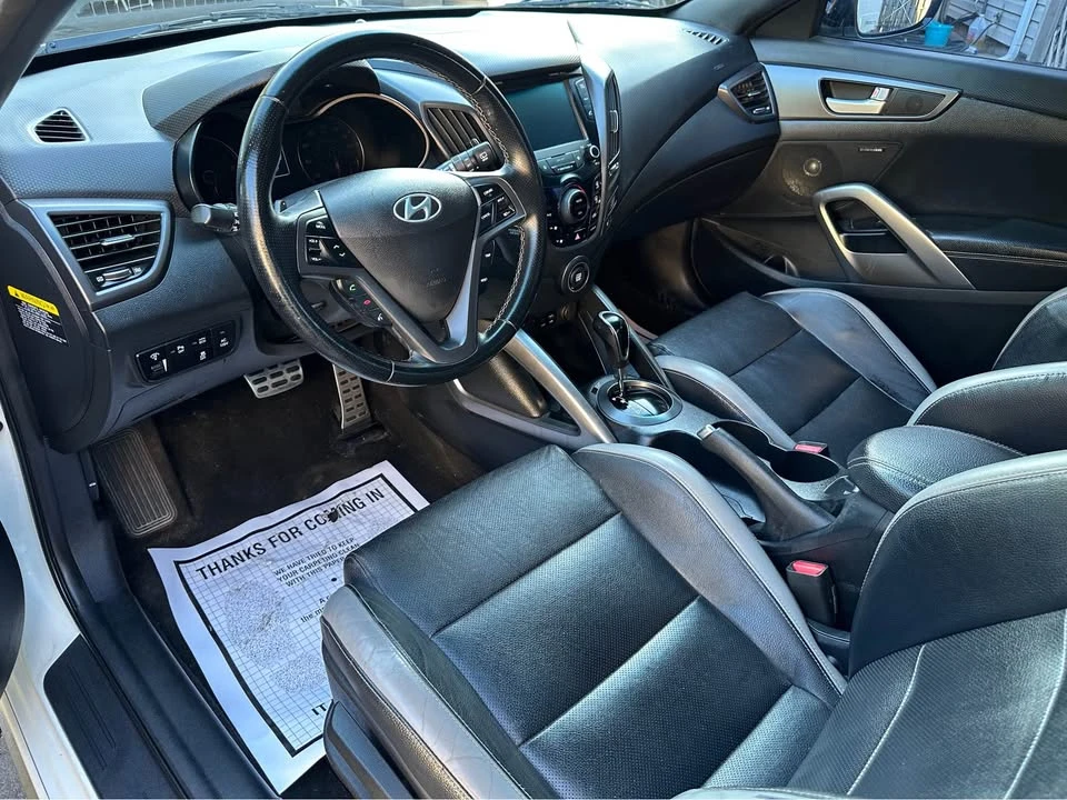 2016 Hyundai Veloster - Image 2 of 9
