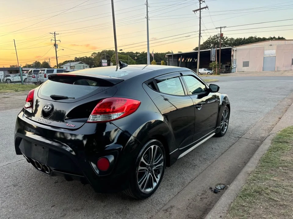 2016 Hyundai Veloster - Image 4 of 11