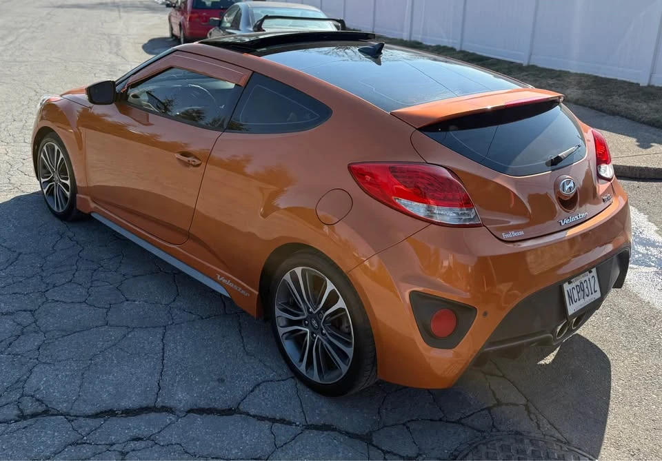 2016 Hyundai Veloster - Image 2 of 6