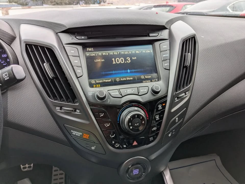 2016 Hyundai Veloster - Image 15 of 20