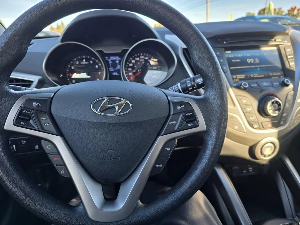 2016 Hyundai Veloster - Image 18 of 19