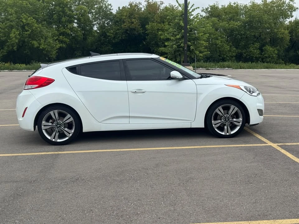 2016 Hyundai Veloster - Image 11 of 20