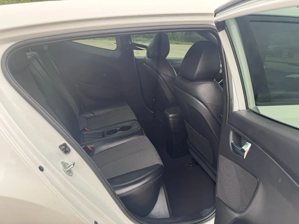 2016 Hyundai Veloster - Image 15 of 20