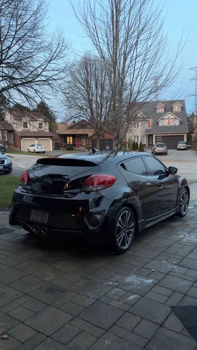 2016 Hyundai Veloster - Image 2 of 3