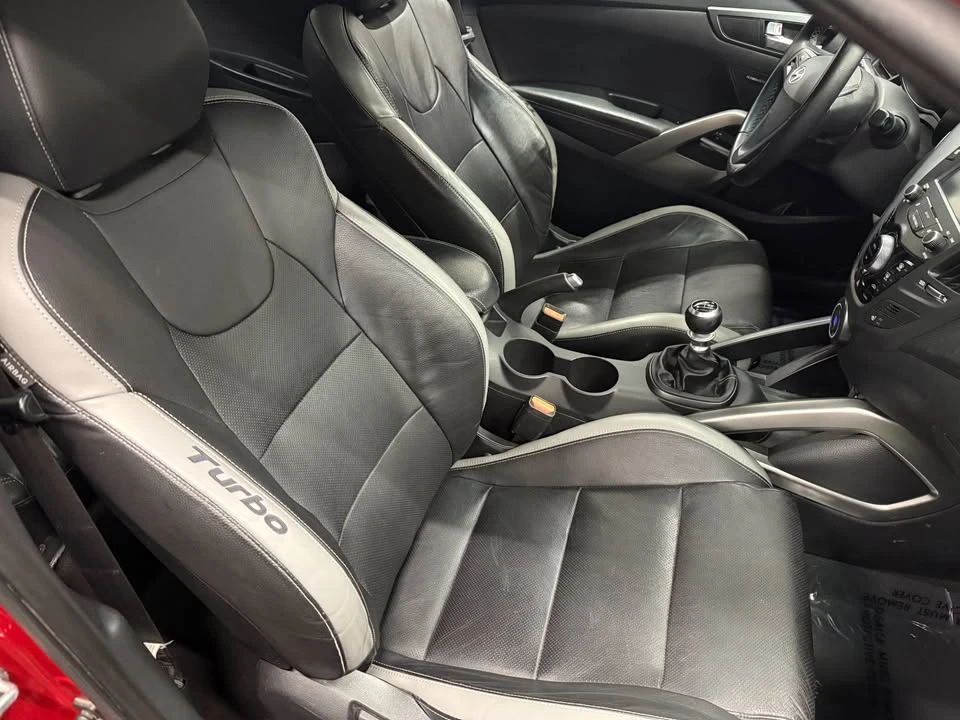 2016 Hyundai Veloster - Image 10 of 20