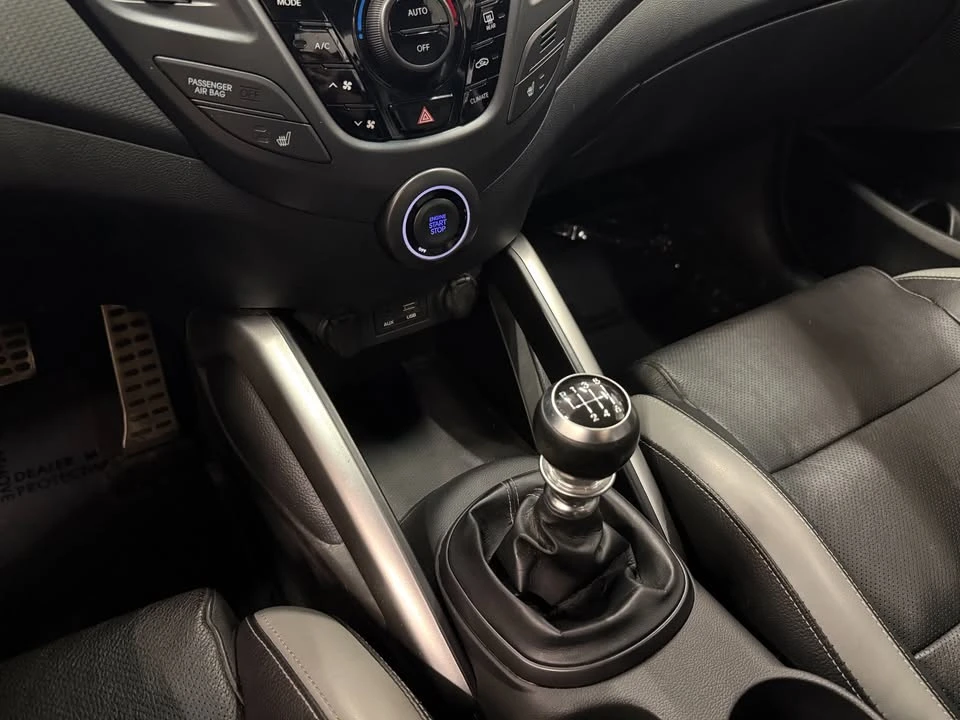 2016 Hyundai Veloster - Image 13 of 20