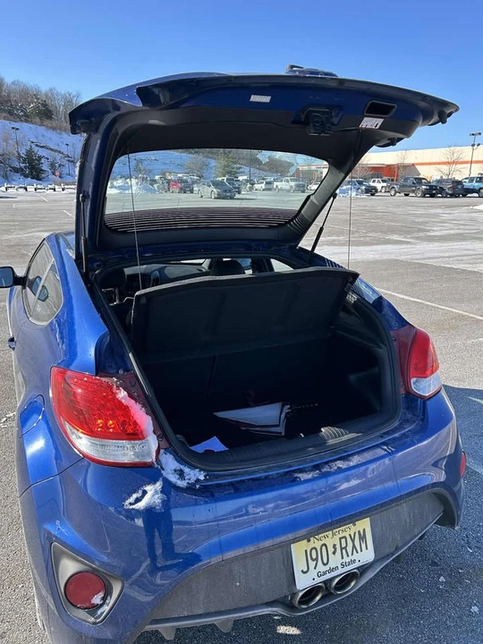 2016 Hyundai Veloster - Image 7 of 10