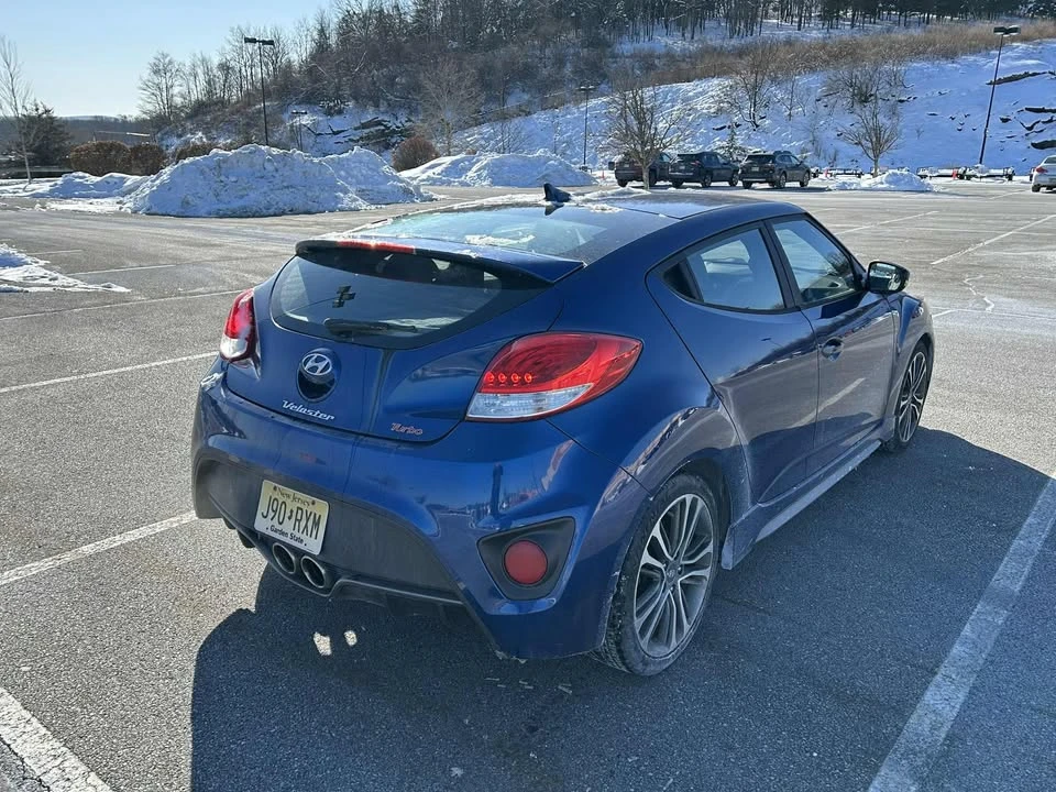 2016 Hyundai Veloster - Image 4 of 10