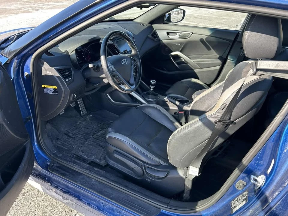 2016 Hyundai Veloster - Image 6 of 10