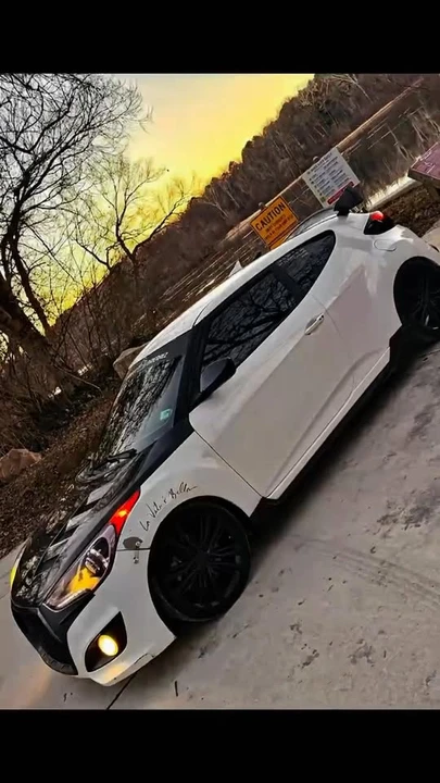 2016 Hyundai Veloster - Image 6 of 6