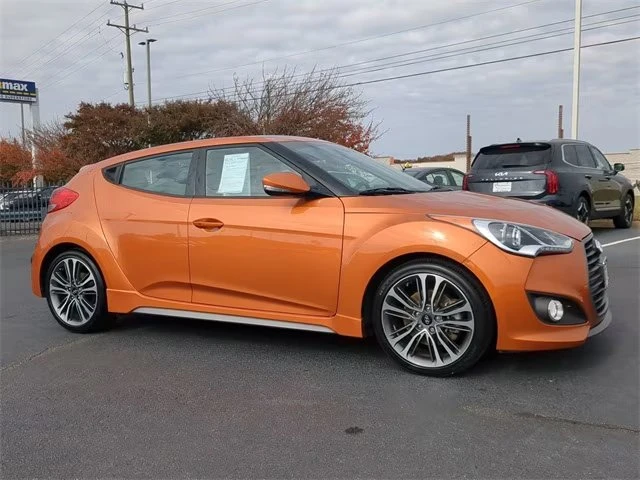2016 Hyundai Veloster - Image 2 of 19