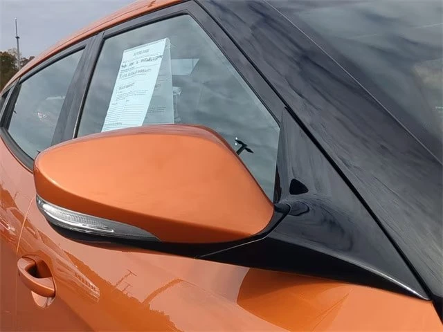 2016 Hyundai Veloster - Image 8 of 19