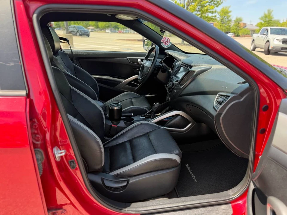 2016 Hyundai Veloster - Image 11 of 20
