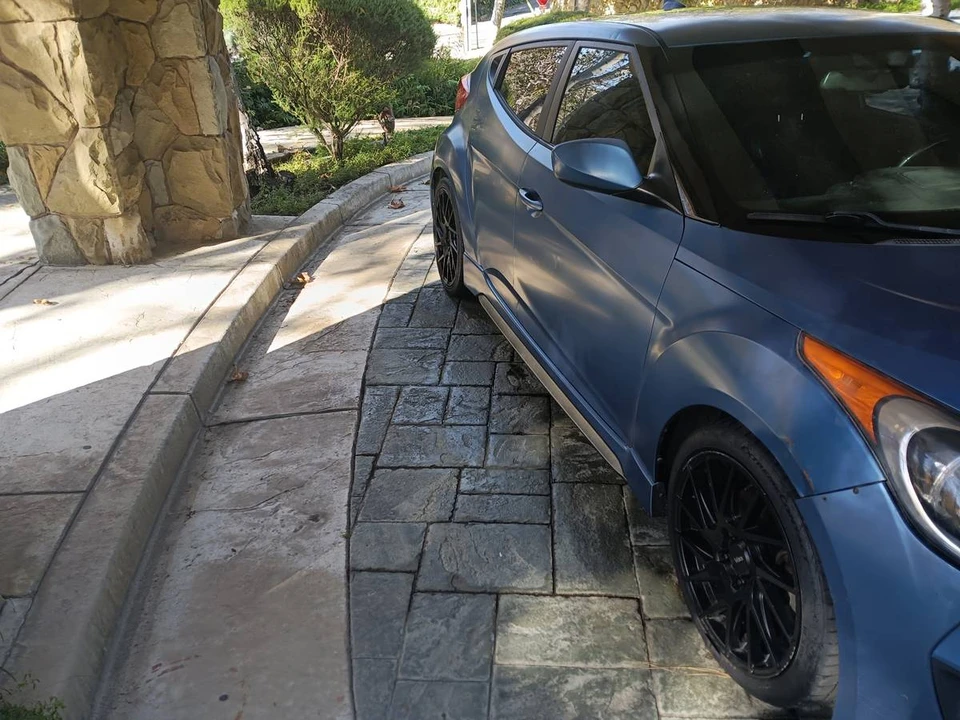 2016 Hyundai Veloster - Image 5 of 5