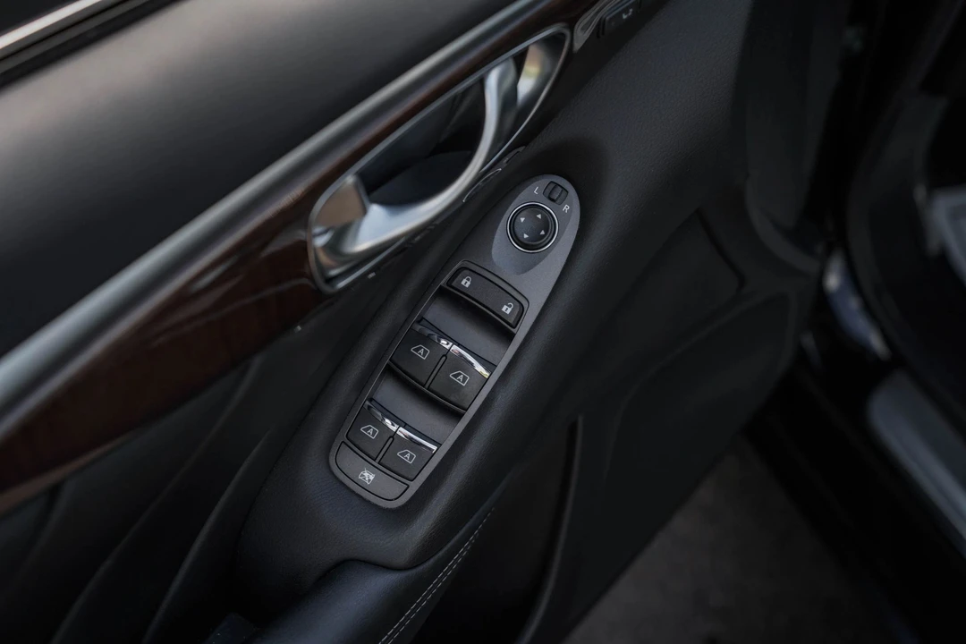 2016 Infiniti Q50 - Image 10 of 31