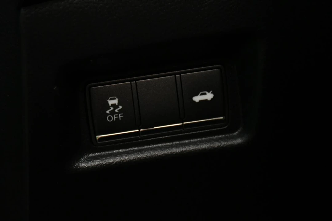 2016 Infiniti Q50 - Image 24 of 31