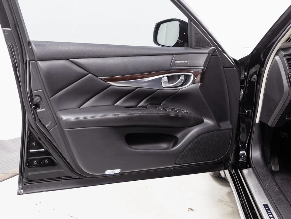 2016 Infiniti M/Q70 4th Gen - Image 5 of 12