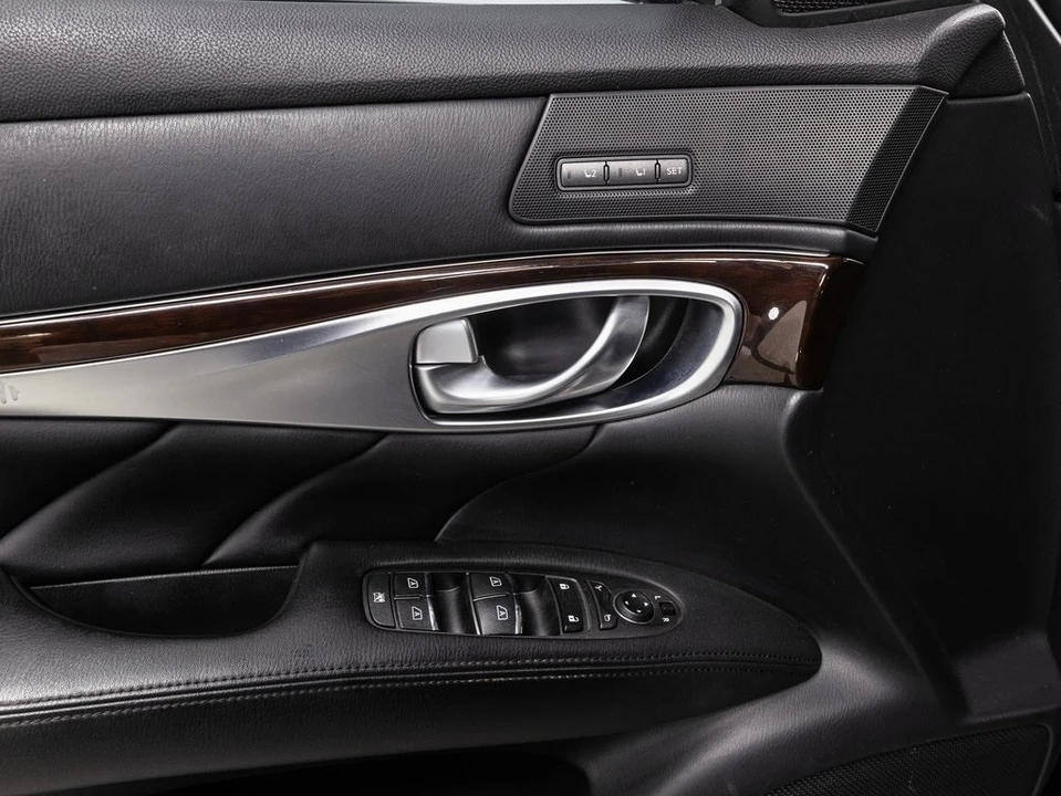 2016 Infiniti M/Q70 4th Gen - Image 6 of 12