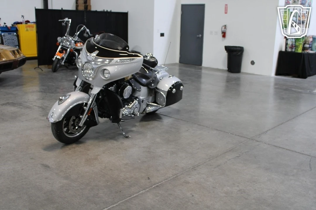 2016 Indian - Image 3 of 12