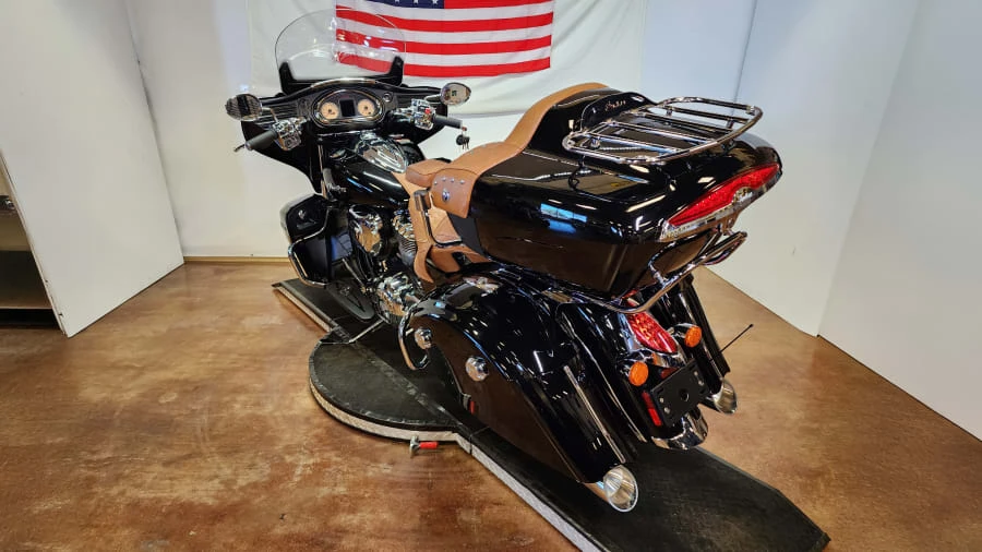 2016 Indian - Image 3 of 11