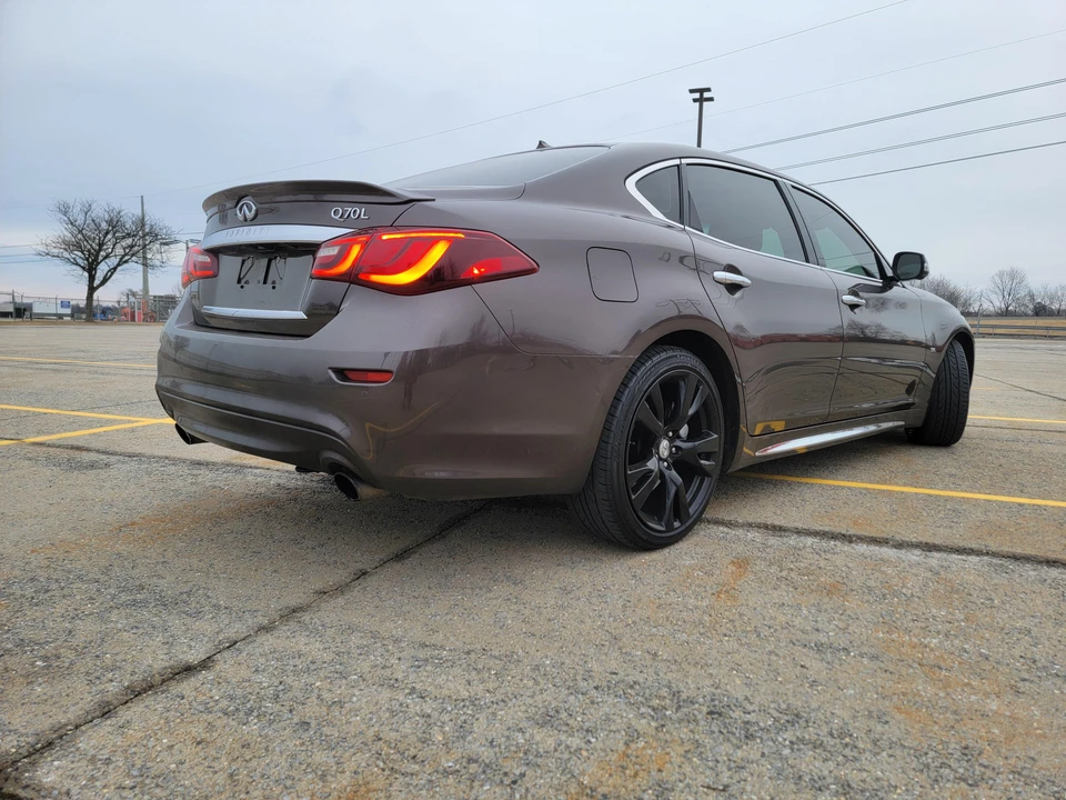 2016 Infiniti M/Q70 4th Gen - Image 15 of 31
