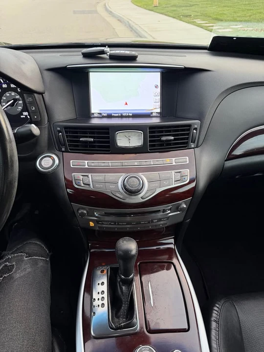 2016 Infiniti M/Q70 4th Gen - Image 15 of 17