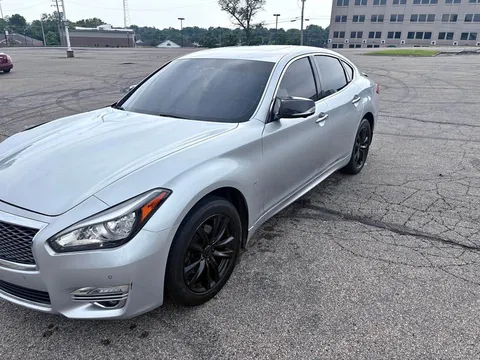 2016 Infiniti Q70 3.7