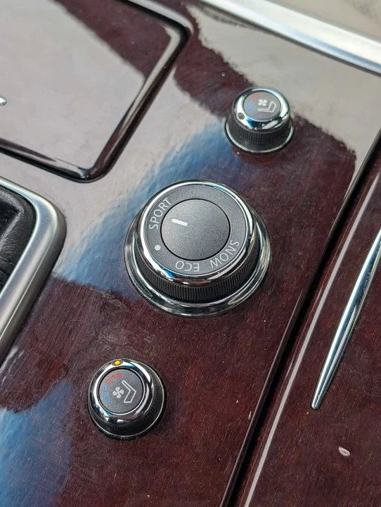 2016 Infiniti M/Q70 4th Gen - Image 17 of 19