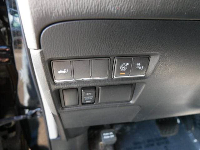 2016 Infiniti QX80 - Image 11 of 18