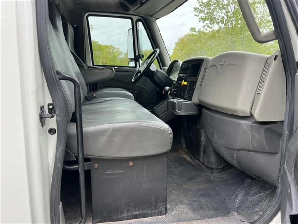 2016 International 4300 - Image 15 of 17