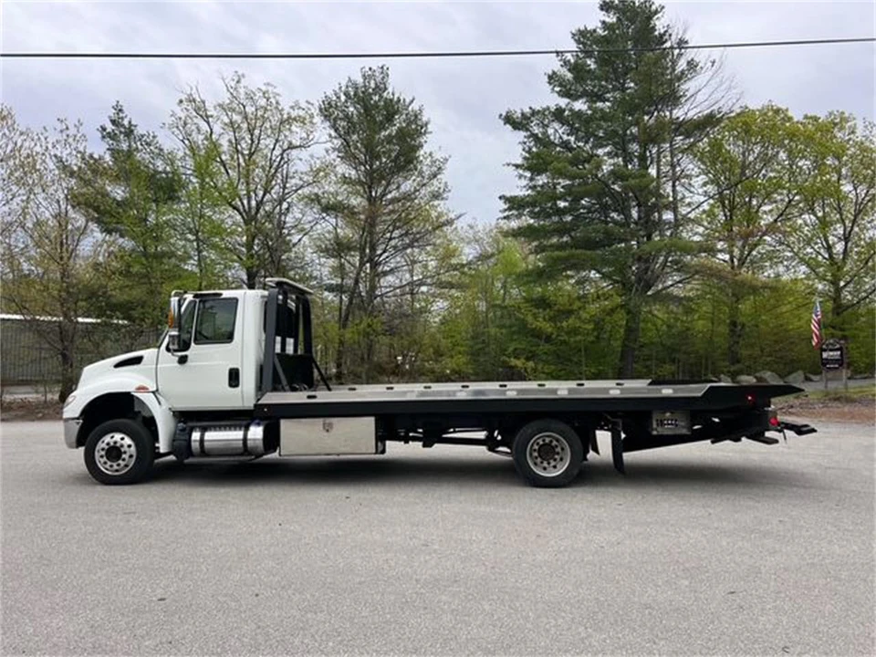 2016 International 4300 - Image 3 of 17