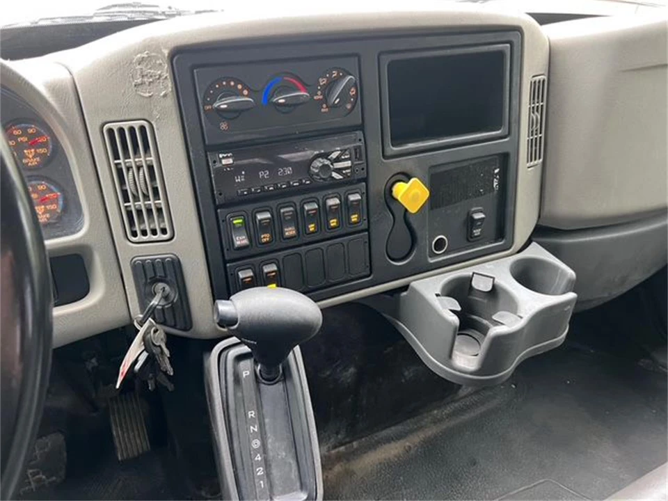 2016 International 4300 - Image 17 of 17