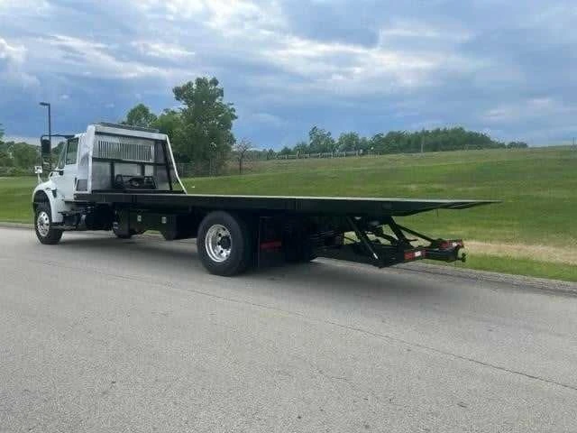 2016 International 4300 - Image 4 of 5