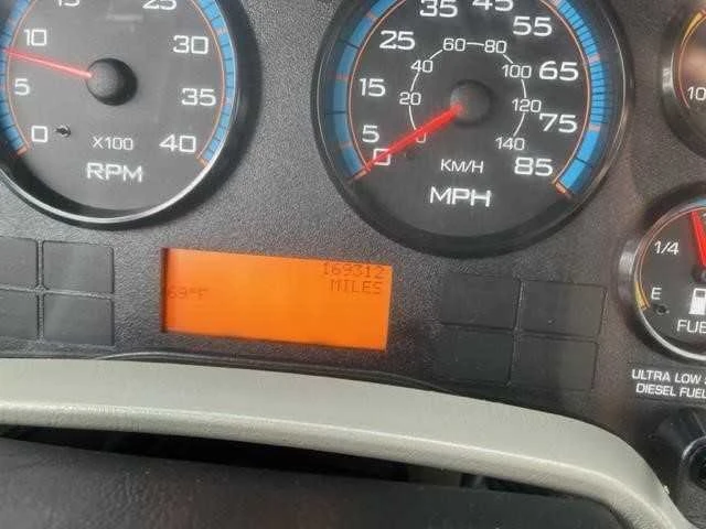 2016 International 4300 - Image 2 of 5