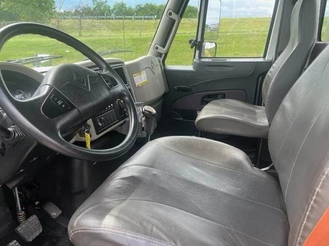 2016 International 4300 - Image 4 of 4