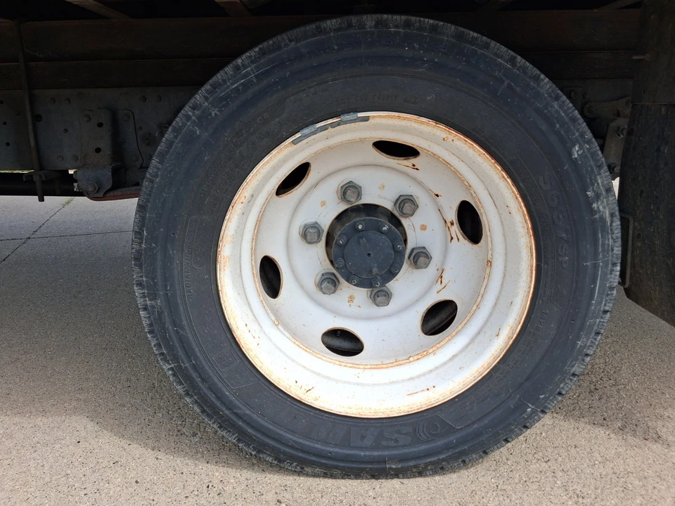 2016 Isuzu Elf - Image 19 of 19