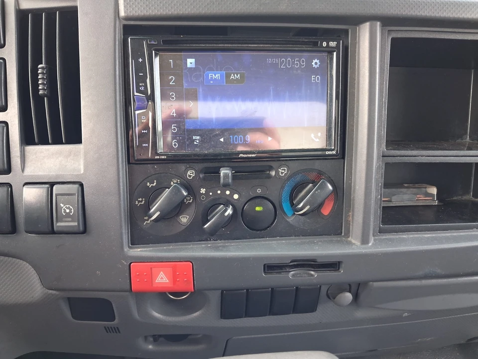 2016 Isuzu Elf - Image 13 of 19
