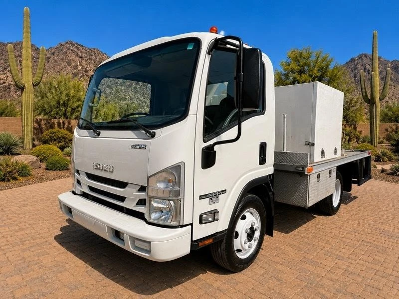 2016 Isuzu Elf - Image 8 of 28