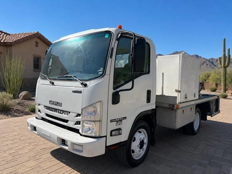 2016 Isuzu Elf - Image 2 of 28