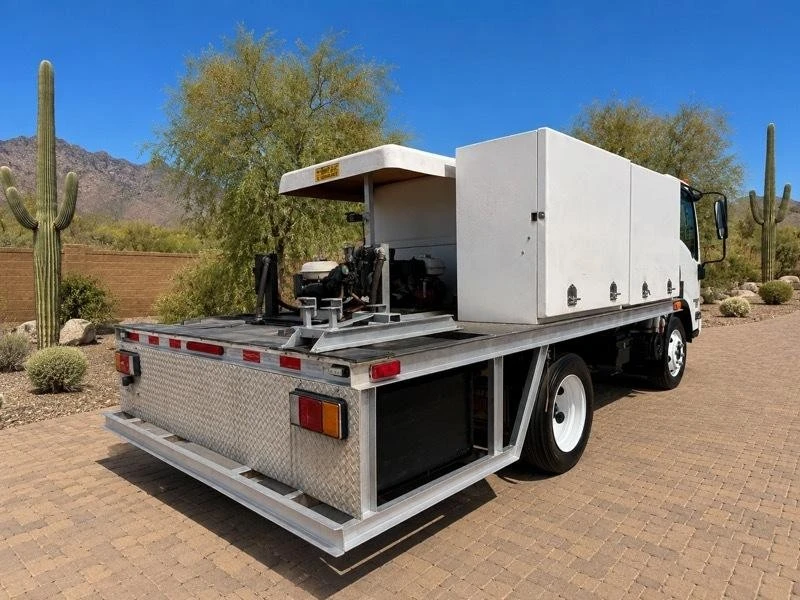 2016 Isuzu Elf - Image 7 of 28