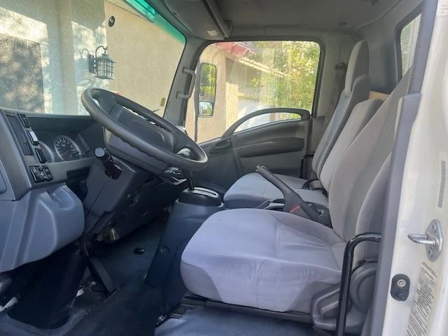 2016 Isuzu Elf - Image 18 of 21