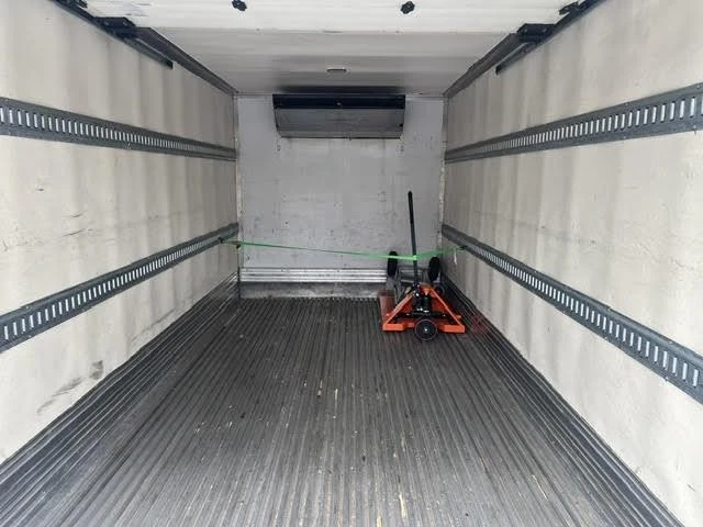 2016 Isuzu Elf - Image 7 of 21