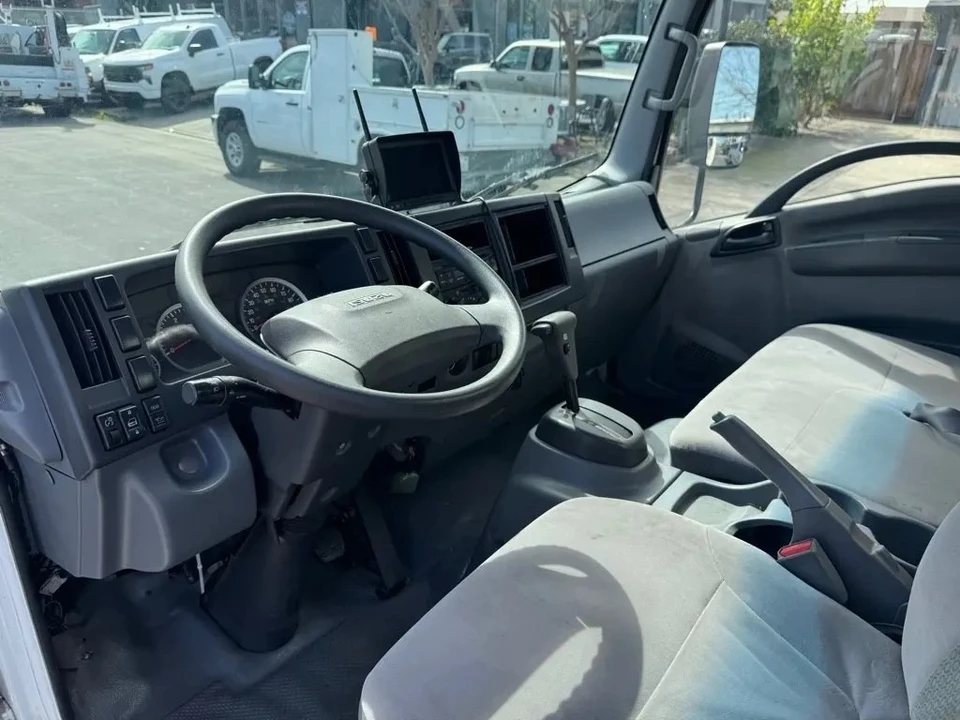 2016 Isuzu Elf - Image 12 of 14