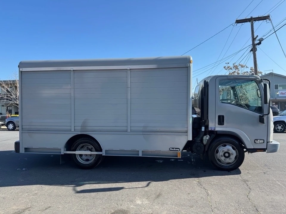 2016 Isuzu Elf - Image 4 of 14